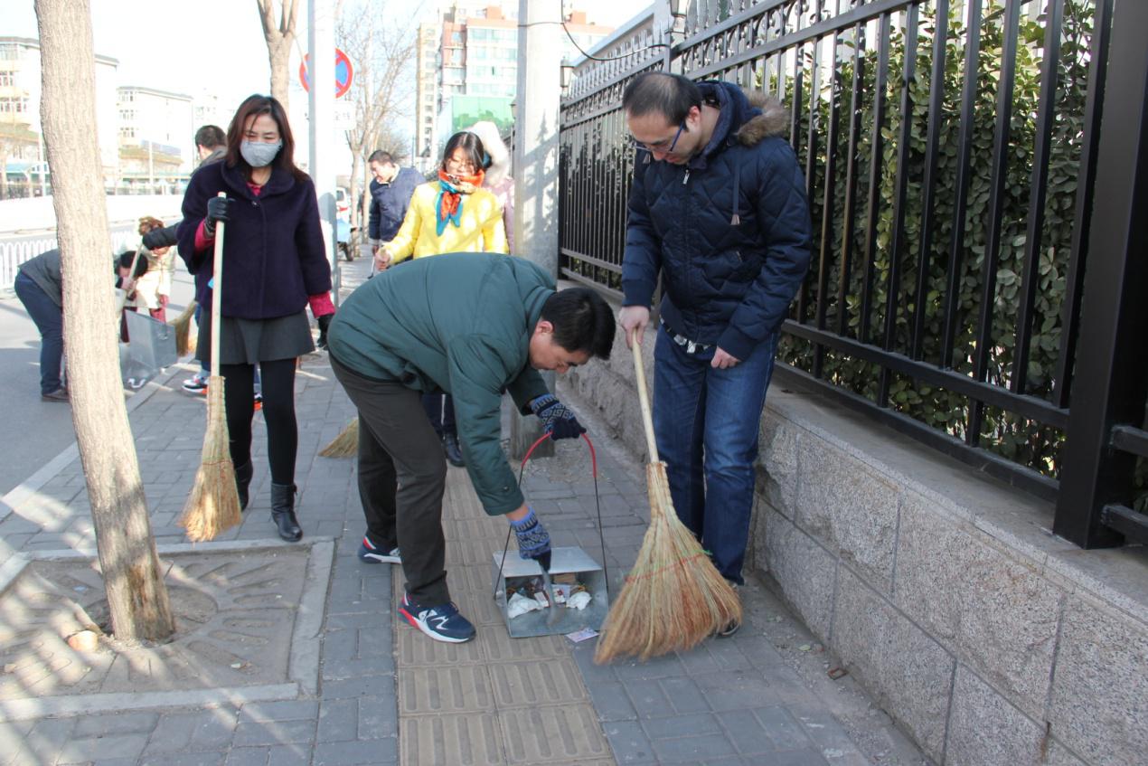 2016年保健所党支部雷锋月志愿服务